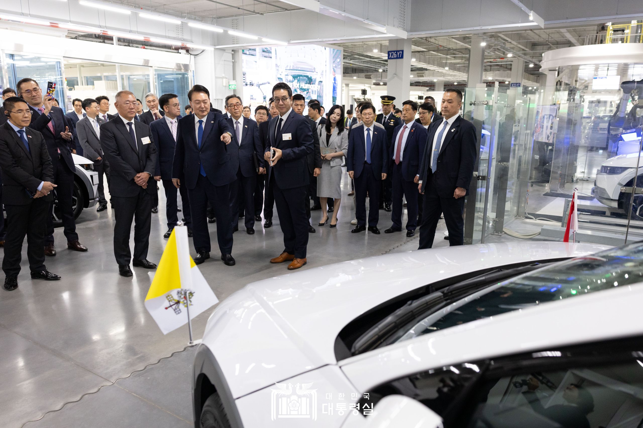 윤석열&nbsp;대통령, 현대차 싱가포르 글로벌 혁신센터 방문